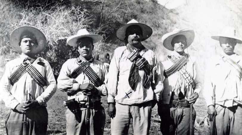 Florencio Estrada y Federico Vázquez (centro)